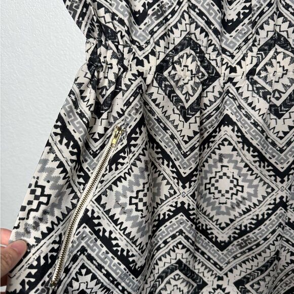 Woman’s Speed Control Black and White Geometric Mini Dress Size M - Picture 3 of 4
